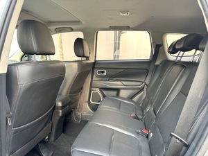 <span class=keywords><strong>Mitsubishi</strong></span> OUTLANDER 2018 SUV Usato con Sedili in Tessuto, Climatizzatore Adattivo, Tetto Panoramico, Guida a Sinistra, Pneumatici R18, Trazione Anteriore - Product Image 6