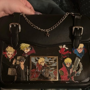 Sac bandoulière Ita Bag personnalisé style gothique punk avec insert amovible pour l'affichage de badges - Product Image 4