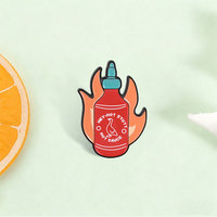 Broche en émail motif bouteille de sauce flamme de dessin animé, pour la décoration quotidienne de vestes et sacs, ou comme badge de revers