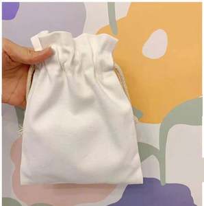 Bolsas de Algodón de Lujo Blancas 6X8 con Cordón y Marca Personalizada al por Mayor - Product Image 1