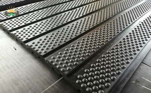 動物用ゴム製寝具 牛用ベッド ゴム製馬小屋マット 販売中 - Product Image 4