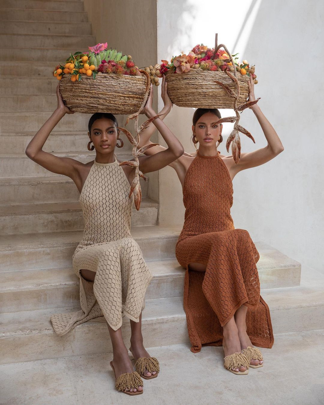 Женская летняя одежда, Пляжное Платье макси с вырезами, платье с лямкой на шее, вязаные повседневные платья