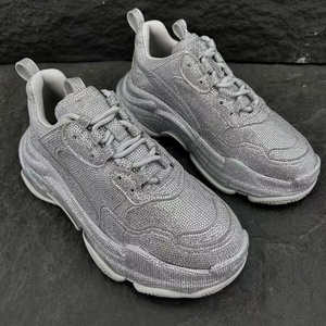 Chaussures décontractées à semelle épaisse en argent, style basket-ball, respirantes et antidérapantes, chaussures de marque luxueuses - Product Image 1