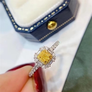 Anillo de Compromiso de Oro de 18 Quilates con 0.55CT de Color Amarillo, Precio de Fábrica Xinfly - Product Image 2