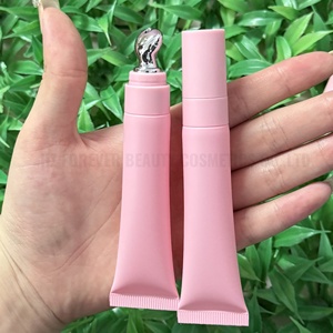 Repulpeur de lèvres instantané extrême à l'acide hyaluronique, teinté rose naturel changeant de couleur, marque privée - Product Image 2