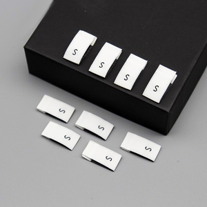 Tela de poliéster sostenible al por mayor, etiqueta de tamaño Premium, material de ropa tejido con pliegue central para prendas, bolsos para zapatos - Product Image 4