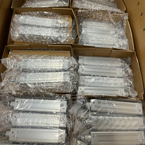 Cilindro de Doble Acción Estándar SMC MDBT32 50Z, Cuerpo de Aluminio, Pistón Magnético con Anillos Amortiguadores Elásticos - Product Image 4