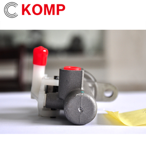 Cylindre maître d'embrayage <span class=keywords><strong>KOMP</strong></span> OEM 31420-87401 31420-87402 pour DAIHATSU TERIOS 3142087401 3142087402 - Product Image 3