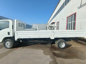 4X2 Rijden Model <span class=keywords><strong>Isuzu</strong></span> 700P 8T Vrachtauto Met Body Hot Verkoop Euro4 - Product Image 3