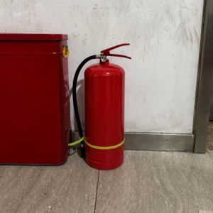 Extintor de Polvo Químico Seco ABC5 ABC de 6 kg, OEM ODM, Grado Industrial, Categoría A, Acero Rojo, Tipo Carl - Product Image 1