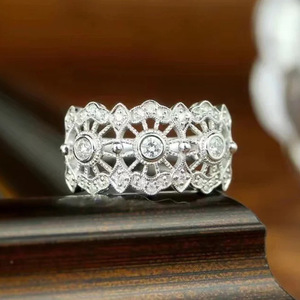 Anello Cavo con Texture Italiana, Gioiello da Dito Vintage alla Moda per Donna, Uso Quotidiano - Product Image 6