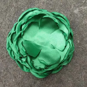 हस्तनिर्मित स्तरित फूल ब्रोच पिन, विंटेज हरे रंग कपड़े सजावटी फूल कंचुकी पिन