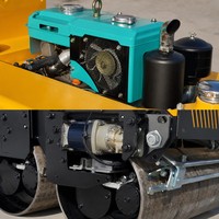 Compacteur vibrant diesel G110 11 CV, modèle RWYL33S, 17 kN, tambour de 680 mm, 840 kg, refroidi par eau, pour asphalte et sols