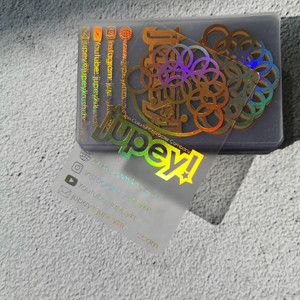 Cartes de visite transparentes en <span class=keywords><strong>PVC</strong></span> imprimées en offset CMYK avec feuille holographique arc-en-ciel brillante et estampées à chaud - Product Image 1