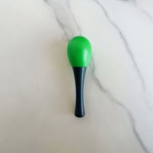Maracas en plastique colorées miniatures éducatives avec logo personnalisé imprimé, instruments de percussion pour enfants, cadeau - Product Image 4