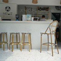 Tabouret de bistrot empilable noir et blanc en rotin tressé et bambou pour mobilier de café extérieur