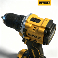 Outil électrique compact Dewalt 20V, très portable et maniable, idéal pour les espaces restreints ou l'utilisation en extérieur, perceuses sans fil DCD805