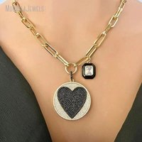 NM50720 Collar de Cadena con Eslabones Chapados en Oro y Colgante de Corazón Negro con Pavé, Cierre de Mosquetón Tipo Clip, Regalo de Aniversario para Mujer