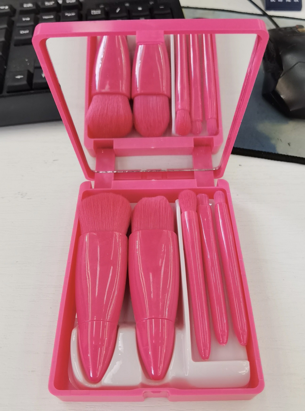 Five makeup brushes with mirrors (rose red color)