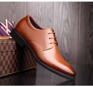 รองเท้าแต่งงานหนังแท้สีดำสำหรับผู้ชายรุ่นใหม่ปี 2022 พื้นยาง รองเท้าเดรส และรองเท้าหนังอ็อกซ์ฟอร์ดสำหรับผู้ชาย - Product Image 5