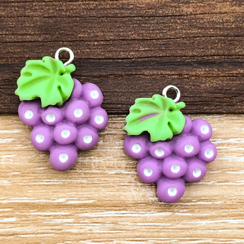 Una uva morada tratada con resina, 18*23 mm, 1,6 g, 17069