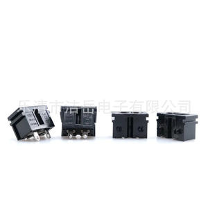 Enchufe de corriente alterna triangular con interruptor, 220V 2A, salida única, clavija sólida, patas de hierro y cobre. - Product Image 1