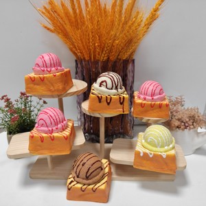 Juguetes de PVC de simulación creativa con textura de masa de pan, helado y música, de descompresión sensorial, de rebote lento y pegajosos, al por mayor - Product Image 1