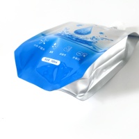 Mini emballage de recharge de liquide découpé debout avec imprimé personnalisé pour boisson à l'eau Sac en plastique Pochette debout avec bec verseur