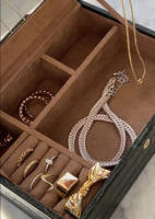 Boîte de rangement de bijoux en cuir gaufré de luxe, boîte à bagues peinte à l'ancienne, boîte à bracelets et colliers en tissu marron personnalisée, emballage de rangement