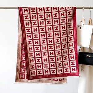 Pañuelo Cuadrado de Imitación de Cachemira con Diseño de Camelia, Estilo Coreano, Versátil y Elegante para Mujer, Invierno 2023 - Product Image 6