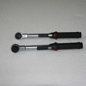 Cờ Lê Mô-men Xoắn Bằng Tay Với Chức Năng Báo Động Cờ Lê Mô-men Xoắn Có Thể Điều Chỉnh Phạm Vi Từ 60N. M-300N.m - Product Image 1