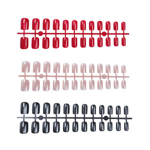 Kit de manucure professionnel : Ongles artificiels faits main, vernis gel, autocollants pour nail art et accessoires pour ongles - Product Image 5