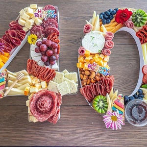 Caja de Cartón Rellenable con Número para Charcutería, Bandeja de 12 Pulgadas para Dulces, Frutas y Aperitivos, Ideal para Cumpleaños y Aniversarios - Product Image 2