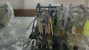 New Hot Selling Long Arm Three Needle Five <b>Thread</b> Flat <b>Lock</b> Feeding Interlocking High-speed 400W Industrial Sewing Machine - Product Image 3