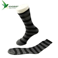 Chaussettes tubulaires jetables pour hommes, en polyester/coton respirant, antidérapantes, tissées, à motif à pois, avec logo intégré, pour l'avion, vente en gros