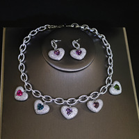 Parure de bijoux de luxe en zircone colorée avec pendentif cœur bombé, collier à maillons épais, bracelet et boucles d'oreilles, style pavé, pour mariage