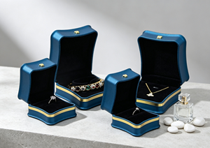 Juego Completo de Cajas de Joyería Hechas a Mano de Alta Gama, Forradas en Tela de Terciopelo Azul, Base Rígida, Bordes con Adornos Dorados, Hebilla Pequeña Dorada en el Exterior - Product Image 2