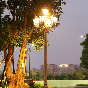 เสาโคมไฟสวนกลางแจ้งทองเหลืองพร้อมโคมแก้ว 5 ดวง ไฟ LED สีขาวอบอุ่น IP66 พร้อมเซ็นเซอร์ตรวจจับความเคลื่อนไหว พลังงานแสงอาทิตย์ รับประกัน 10 ปี - Product Image 6
