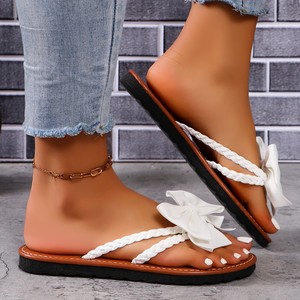 Nouvelles <span class=keywords><strong>tongs</strong></span> d'été 2026 pour femmes européennes et américaines, grande taille 43, tendance mode, ouvertes pour la plage, avec nœud décoratif - Product Image 3