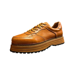 Chaussures décontractées pour hommes en cuir de cheval à semelle épaisse, style rétro britannique, baskets à lacets à talon moyen pour usage quotidien - Product Image 1