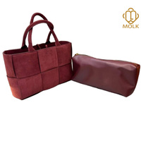 Sac à main fourre-tout en cuir de vachette givré portable pour femme avec double poignée, bandoulière longue et pochette assortie à cordon de serrage