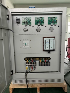 Regolatore/Stabilizzatore di Tensione Automatico Trifase SBW-F-400KVA con Funzionamento a Motore Indipendente per Condizioni di Disbilanciamento - Product Image 5