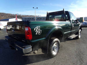 Venta al por Mayor de Camionetas F-250 Super Duty 4x4 2015 Baratas, Cabina Regular de 2 Puertas, Volante a la Izquierda, Asientos de Cuero, Cámara Trasera, Faros LED - Product Image 5