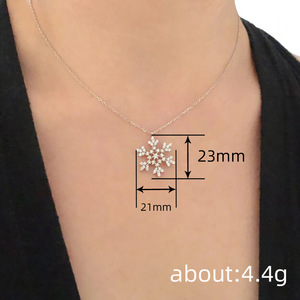 Collar con colgante de copo de nieve para mujer, cadena brillante con incrustaciones, joyería festiva de moda - Product Image 4