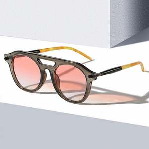 Lunettes de soleil rétro tendance 2025 personnalisables avec logo, pour femmes et hommes, style punk, protection UV400, verres dégradés transparents, double pont, rivets pilote - Product Image 1