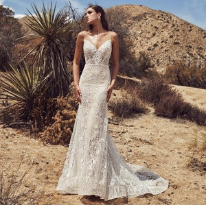 Turkish Wedding Dress Designer - Elegant Floor-Length Gowns