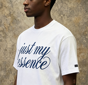 Camiseta de Hombre Personalizada, Corte Cuadrado, Oversize, con Estampado Gráfico, Manga Corta, Estilo Urbano, Desgastada, con Cuello Redondo y Logotipo - Product Image 2
