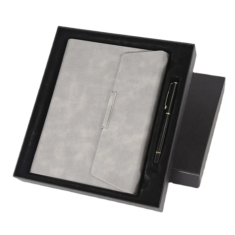Copertina in pelle con fibbia magnetica logo aziendale 6 anelli con foglia allentata libro di carta per ufficio A5 set regalo per raccoglitore di notebook