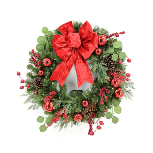 Ventes chaudes, couronne artificielle personnalisée de Noël avec aiguilles de pin, baies rouges, cône de pin et nœud rouge - Product Image 1