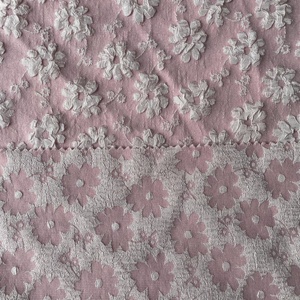 Tessuto Jacquard Goffrato in Poliestere con Motivo 3D in Rilievo per Abbigliamento - Product Image 3